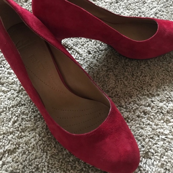 clarks red heels